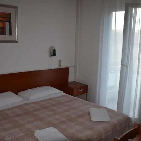 Garni Garten 3*